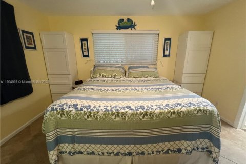 Condo in Palm Beach Shores, Florida, 1 bedroom № 2081932 - photo 10