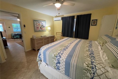Condo in Palm Beach Shores, Florida, 1 bedroom № 2081932 - photo 9