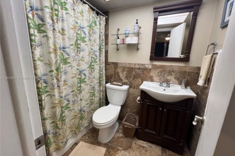 Condo in Palm Beach Shores, Florida, 1 bedroom № 2081932 - photo 7