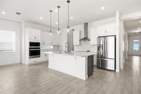 House in Orlando, Florida 4 bedrooms, 269.14 sq.m. № 2200281 - photo 6