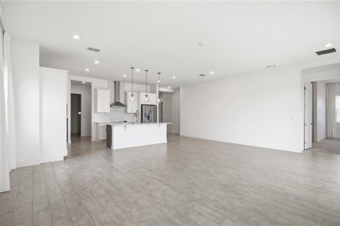 House in Orlando, Florida 4 bedrooms, 269.14 sq.m. № 2200281 - photo 11