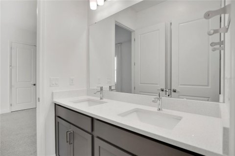 House in Orlando, Florida 4 bedrooms, 269.14 sq.m. № 2200281 - photo 20