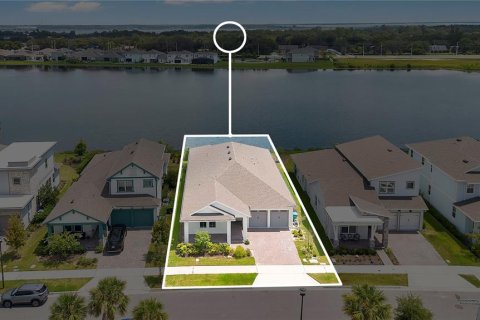 House in Orlando, Florida 4 bedrooms, 269.14 sq.m. № 2200281 - photo 2