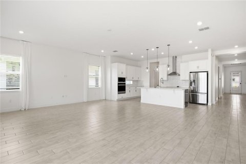 House in Orlando, Florida 4 bedrooms, 269.14 sq.m. № 2200281 - photo 10