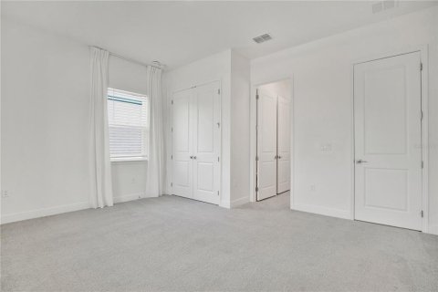 House in Orlando, Florida 4 bedrooms, 269.14 sq.m. № 2200281 - photo 14