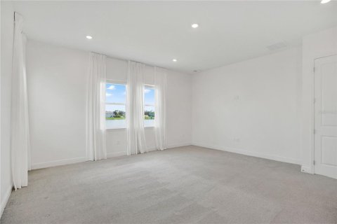 House in Orlando, Florida 4 bedrooms, 269.14 sq.m. № 2200281 - photo 13