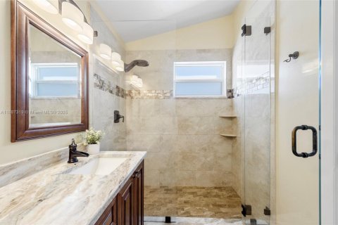 House in Sunrise, Florida 4 bedrooms, 199 sq.m. № 1933016 - photo 16