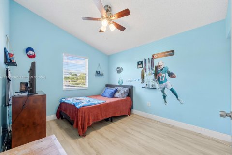 House in Sunrise, Florida 4 bedrooms, 199 sq.m. № 1933016 - photo 19