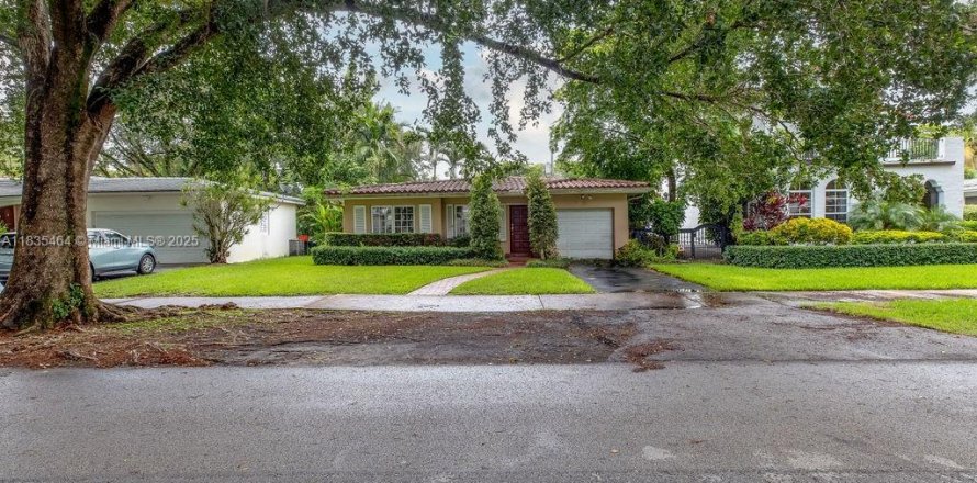 Casa en Coral Gables, Florida 3 dormitorios, 156.35 m2 № 1818321