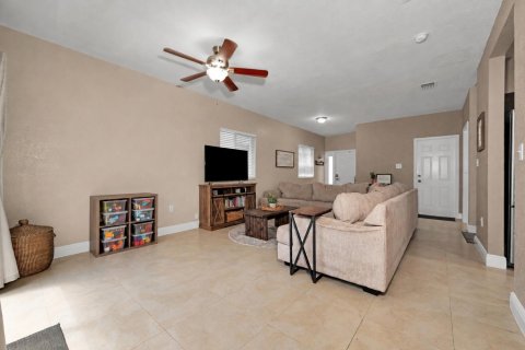 Villa ou maison à vendre à Homestead, Floride: 4 chambres, 163.69 m2 № 2343538 - photo 6