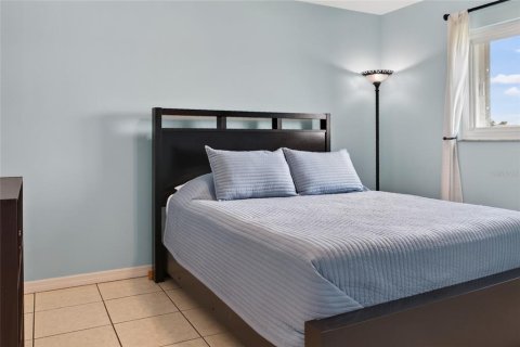 Condo in Punta Gorda, Florida, 2 bedrooms  № 2385915 - photo 18