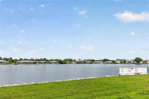 Condo in Punta Gorda, Florida, 2 bedrooms  № 2385915 - photo 4