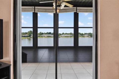 Condo in Punta Gorda, Florida, 2 bedrooms  № 2385915