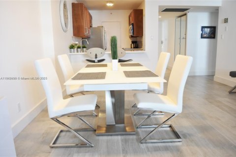 Copropriété à vendre à Miami Beach, Floride: 1 chambre, 62.71 m2 № 2016335 - photo 2