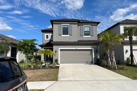 House in Bradenton, Florida 4 bedrooms, 227.42 sq.m. № 1688185 - photo 1