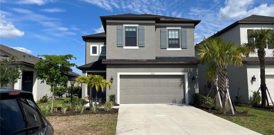 House in Bradenton, Florida 4 bedrooms, 227.42 sq.m. № 1688185