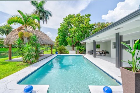 Casa en Palmetto Bay, Florida 4 dormitorios, 276.94 m2 № 2365215