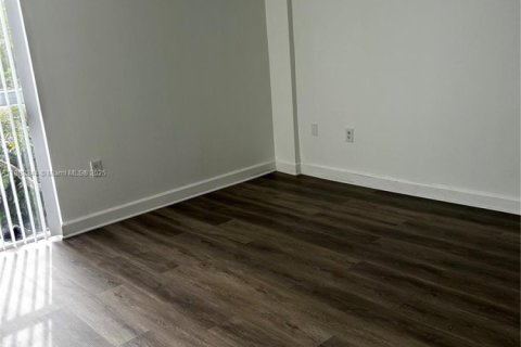 Condominio en alquiler en Hialeah, Florida, 2 dormitorios, 84.36 m2 № 1941283 - foto 10