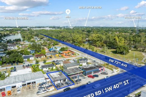 Propiedad comercial en venta en Miami, Florida № 1984530 - foto 12