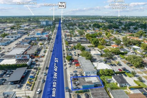 Propiedad comercial en venta en Miami, Florida № 1984530 - foto 17