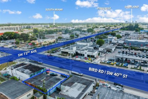 Propiedad comercial en venta en Miami, Florida № 1984530 - foto 15