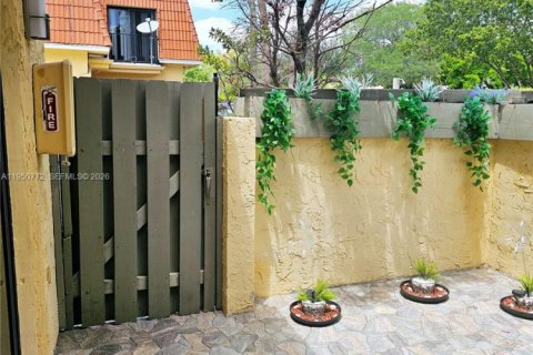 Купить таунхаус в Корал-Спрингс, Флорида 6 комнат, 148.64м2, № 2009595 - фото 5