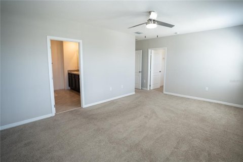 House in Davenport, Florida 5 bedrooms, 234.3 sq.m. № 1906970 - photo 12