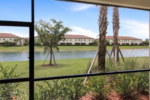 Townhouse in Venice, Florida 3 bedrooms, 181.07 sq.m. № 1881180 - photo 8