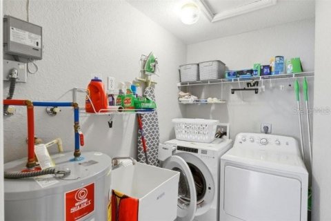House in Punta Gorda, Florida 3 bedrooms, 186.18 sq.m. № 2221958 - photo 29