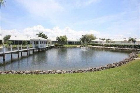 House in Punta Gorda, Florida 3 bedrooms, 186.18 sq.m. № 2221958 - photo 11