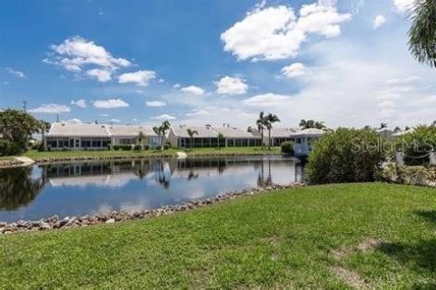 House in Punta Gorda, Florida 3 bedrooms, 186.18 sq.m. № 2221958 - photo 6