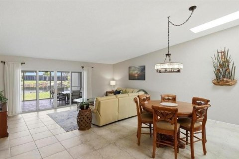 House in Punta Gorda, Florida 3 bedrooms, 186.18 sq.m. № 2221958 - photo 9