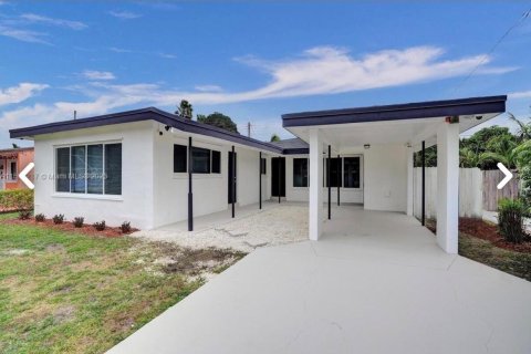 Commercial property in Hollywood, Florida 177.26 sq.m. № 2275402
