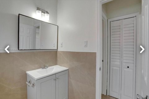 Купить коммерческую недвижимость в Холливуд, Флорида 177.26м2, № 2275402 - фото 11