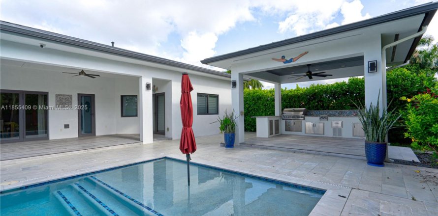 Villa ou maison à Miami, Floride 3 chambres, 225.47 m2 № 1875085
