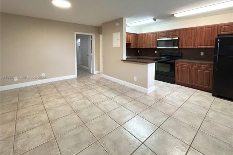 Снять в аренду квартиру в Форт-Лодердейл, Флорида 1 спальня, 46.45м2, № 1990988 - фото 3