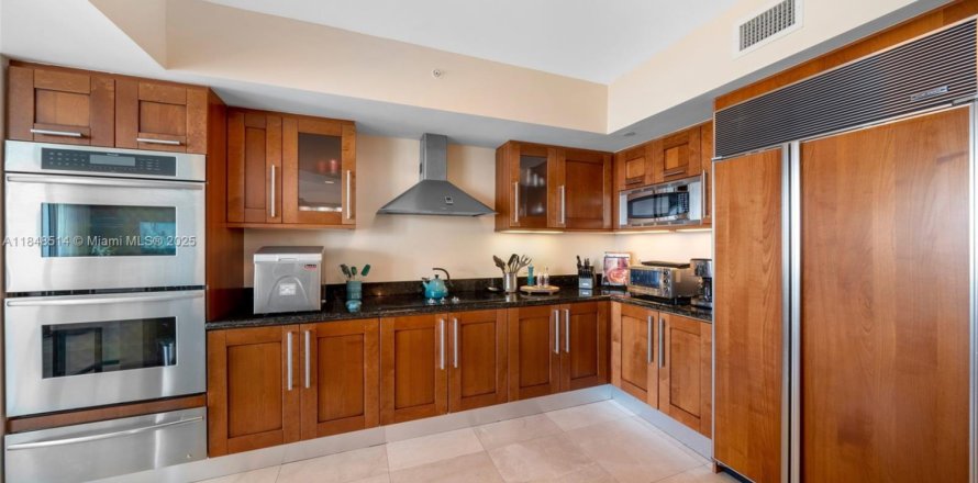 Кондоминиум с 4 спальнями в Авентура, Флорида № 1960510