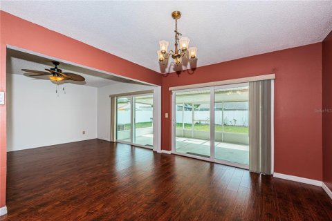 House in Seminole, Florida 3 bedrooms, 114.08 sq.m. № 1747701 - photo 12