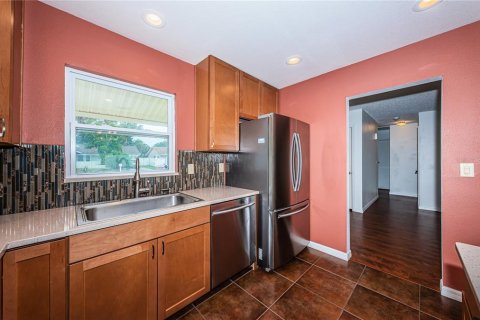 House in Seminole, Florida 3 bedrooms, 114.08 sq.m. № 1747701 - photo 20