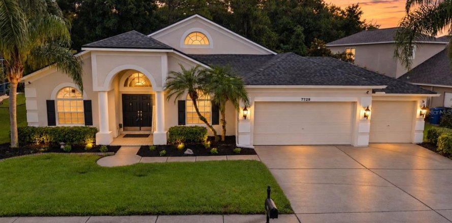 Casa en Trinity, Florida 4 dormitorios, 243.59 m2 № 2386790