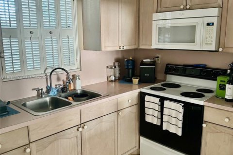 Copropriété à vendre à Miami, Floride: 1 chambre, 62.34 m2 № 2041543 - photo 11