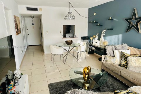 Copropriété à vendre à Miami, Floride: 1 chambre, 62.34 m2 № 2041543 - photo 3
