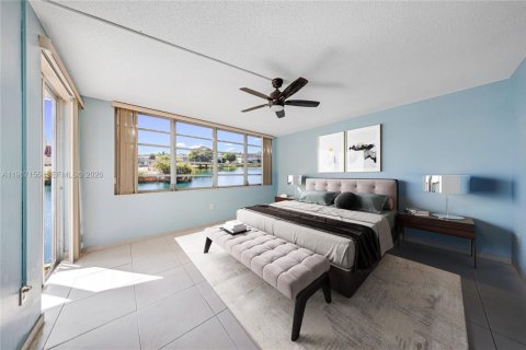 Condo in Miami, Florida, 2 bedrooms  № 2042707 - photo 29