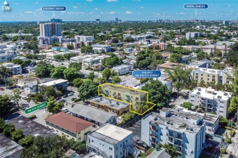 Commercial property in Miami, Florida № 1938609 - photo 7