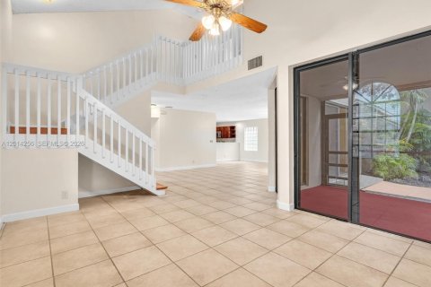 Villa ou maison à louer à Plantation, Floride: 4 chambres, 191.38 m2 № 2076240 - photo 10