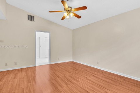 Villa ou maison à louer à Plantation, Floride: 4 chambres, 191.38 m2 № 2076240 - photo 24