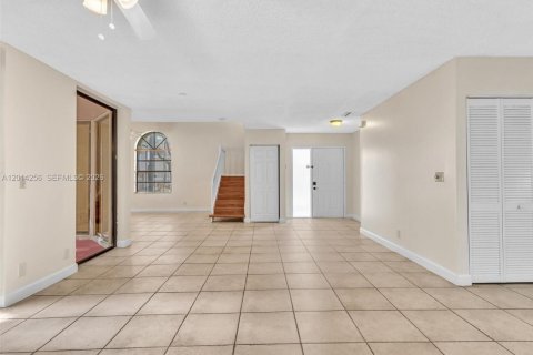 Villa ou maison à louer à Plantation, Floride: 4 chambres, 191.38 m2 № 2076240 - photo 13