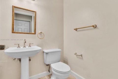 Villa ou maison à louer à Plantation, Floride: 4 chambres, 191.38 m2 № 2076240 - photo 21