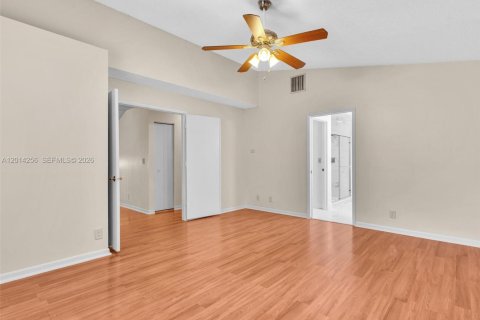 Villa ou maison à louer à Plantation, Floride: 4 chambres, 191.38 m2 № 2076240 - photo 23