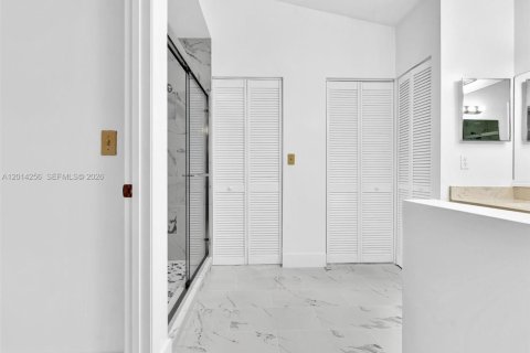 Villa ou maison à louer à Plantation, Floride: 4 chambres, 191.38 m2 № 2076240 - photo 26